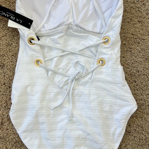 La Blanca Swim Nwt La Blanca Swimsuit White With Gold Accents Size